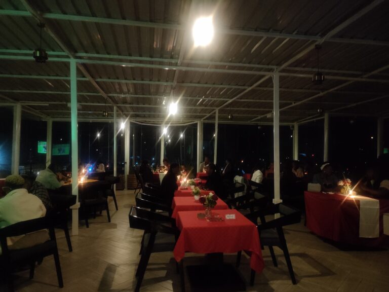 rooftop-valentines-dinner